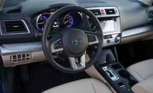 interieur subaru legacy