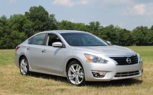 nissan Altima berline