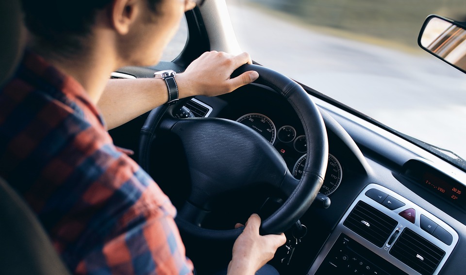 Certains dispositifs au volant sont soumis à réglementation